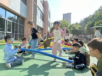 第十三周：“小小邮递员” 体育游戏趣味多