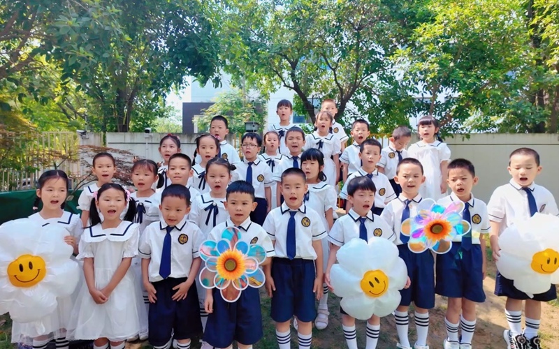 锦程幼儿园：班级微电影——时光里的小脚印