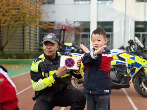 锦程幼儿园：交通文明驻童心 安全教育护成长