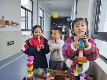 我们的东方明珠塔