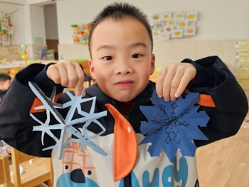 窗花剪纸：雪花