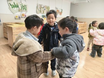 音乐游戏: yesh li yaday mi