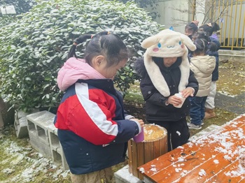 下雪天，像过节